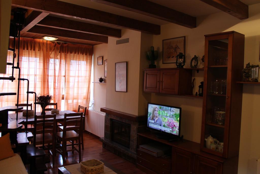 Apartmentsuitespain Baqueira Jardin Esterri D'Aneu Room photo