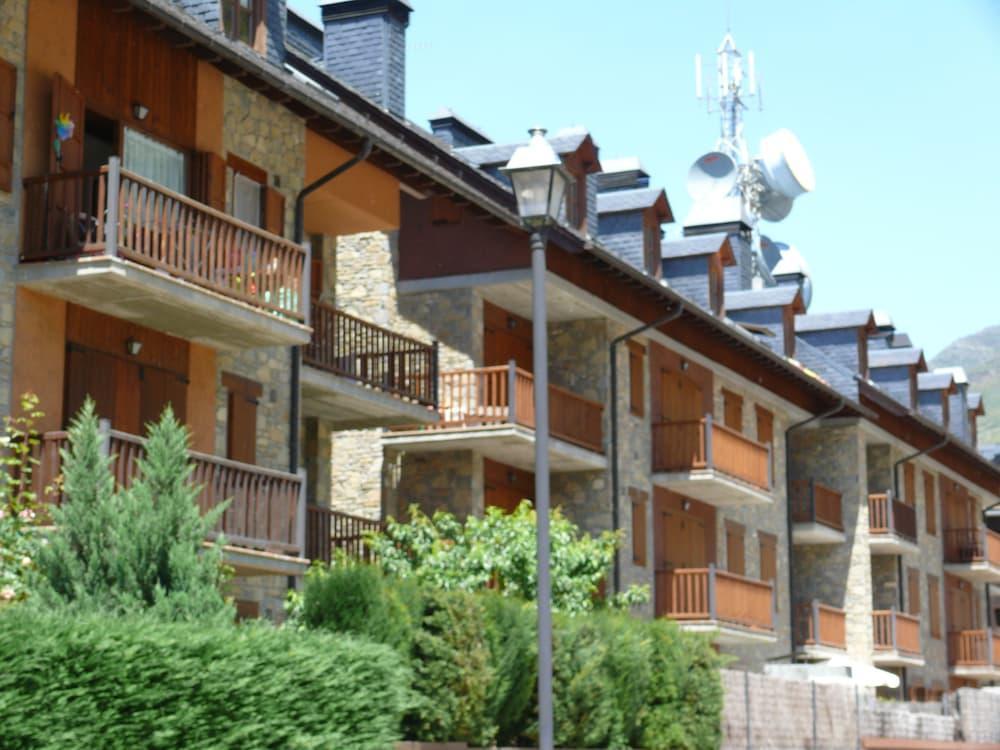 Apartmentsuitespain Baqueira Jardin Esterri D'Aneu Exterior photo